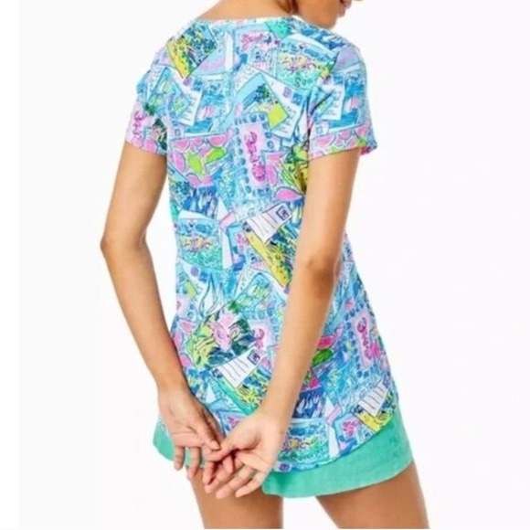 Lilly Pulitzer Etta I Wish You Were Here Multi V Neck Tee Shirt Size S NWT Vacay - Picture 2 of 7